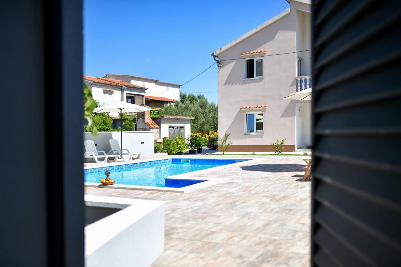 Pool House Luka Apartment Zadar Ngoại thất bức ảnh