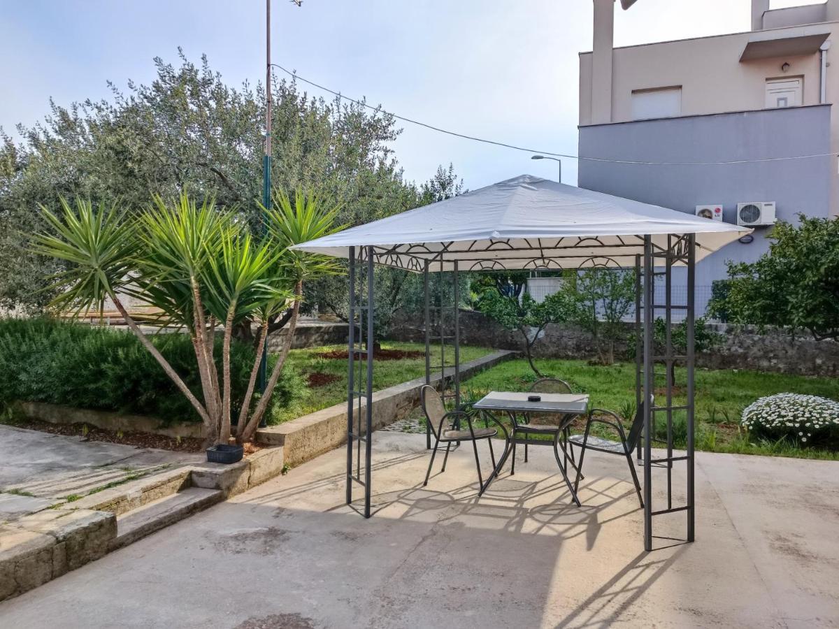 Pool House Luka Apartment Zadar Ngoại thất bức ảnh