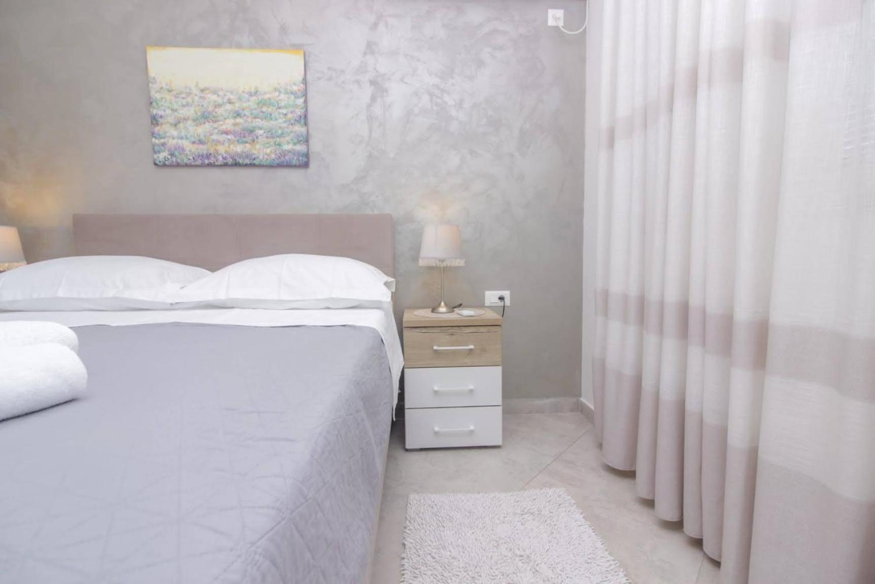 Pool House Luka Apartment Zadar Ngoại thất bức ảnh
