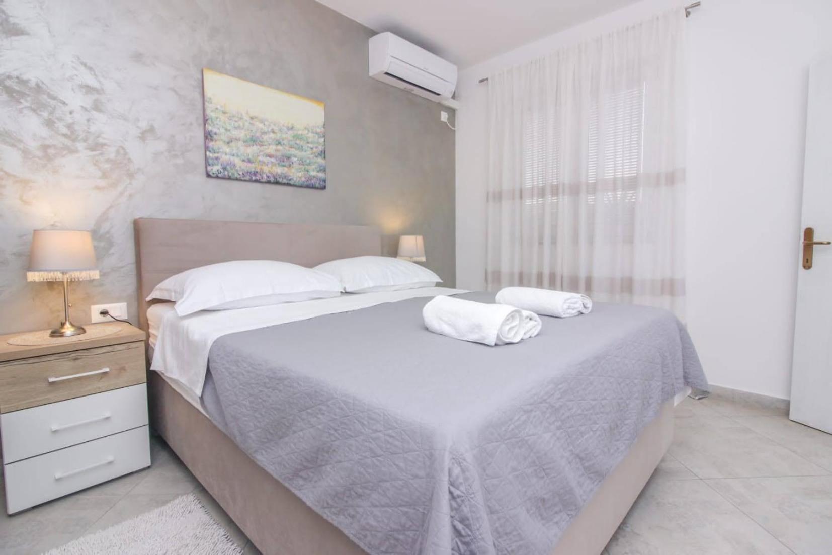 Pool House Luka Apartment Zadar Ngoại thất bức ảnh