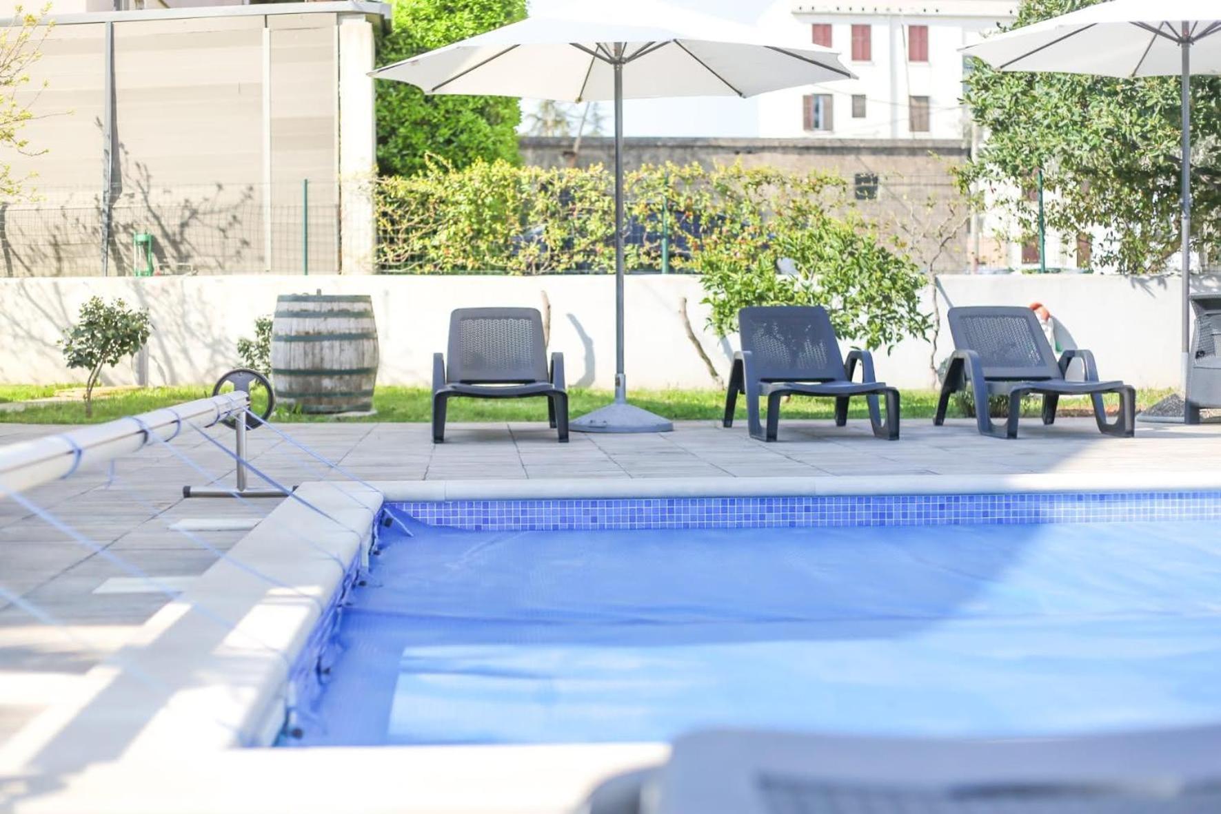 Pool House Luka Apartment Zadar Ngoại thất bức ảnh