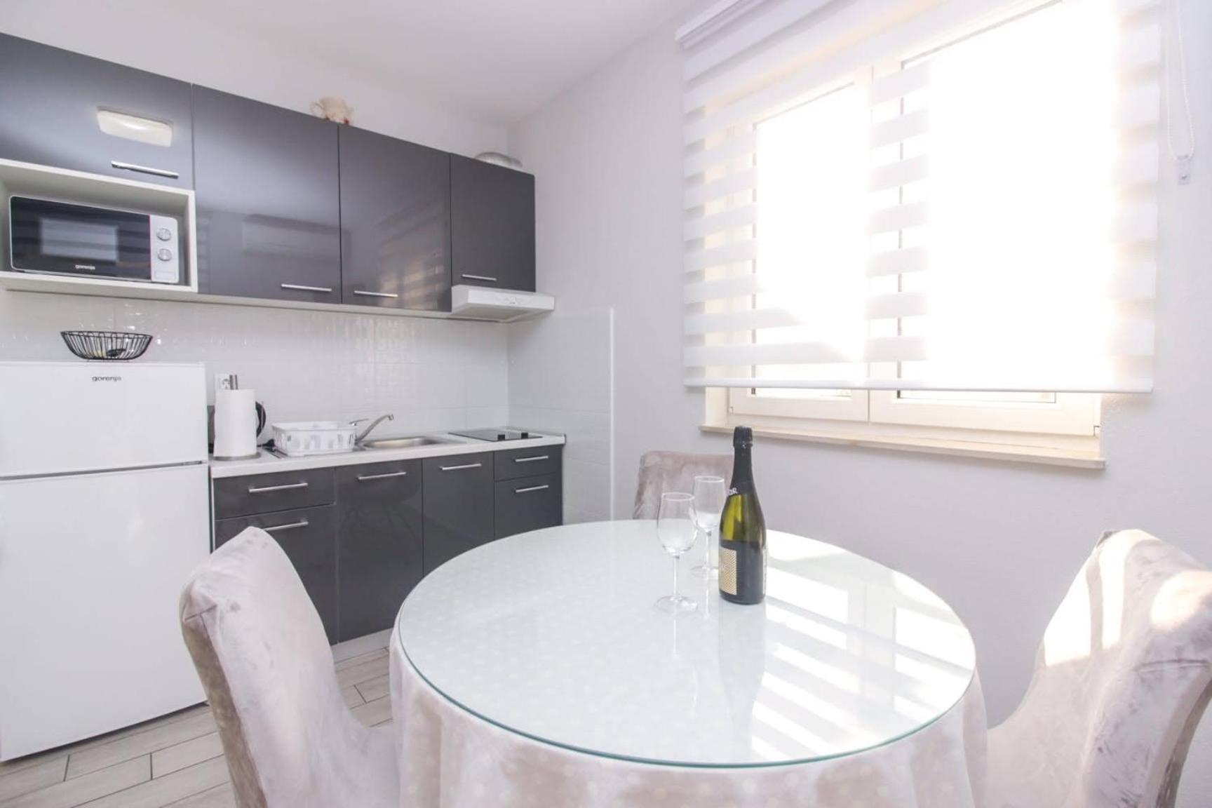 Pool House Luka Apartment Zadar Ngoại thất bức ảnh