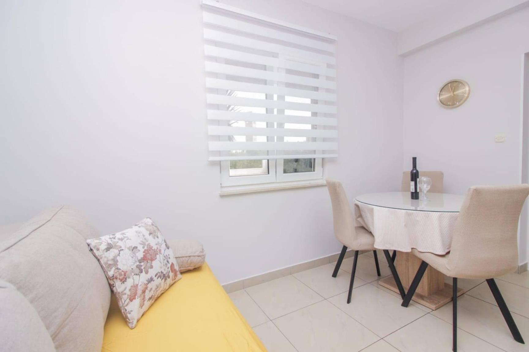 Pool House Luka Apartment Zadar Ngoại thất bức ảnh