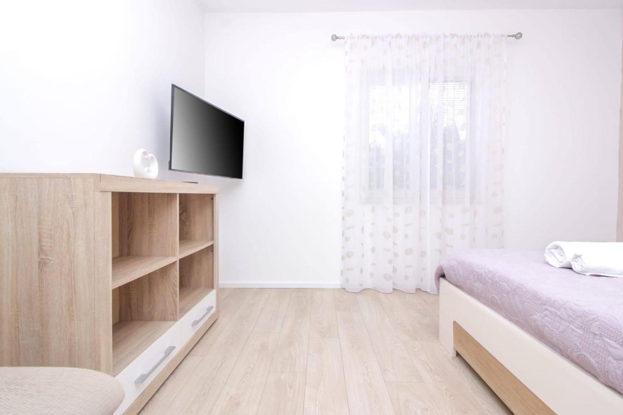 Pool House Luka Apartment Zadar Ngoại thất bức ảnh