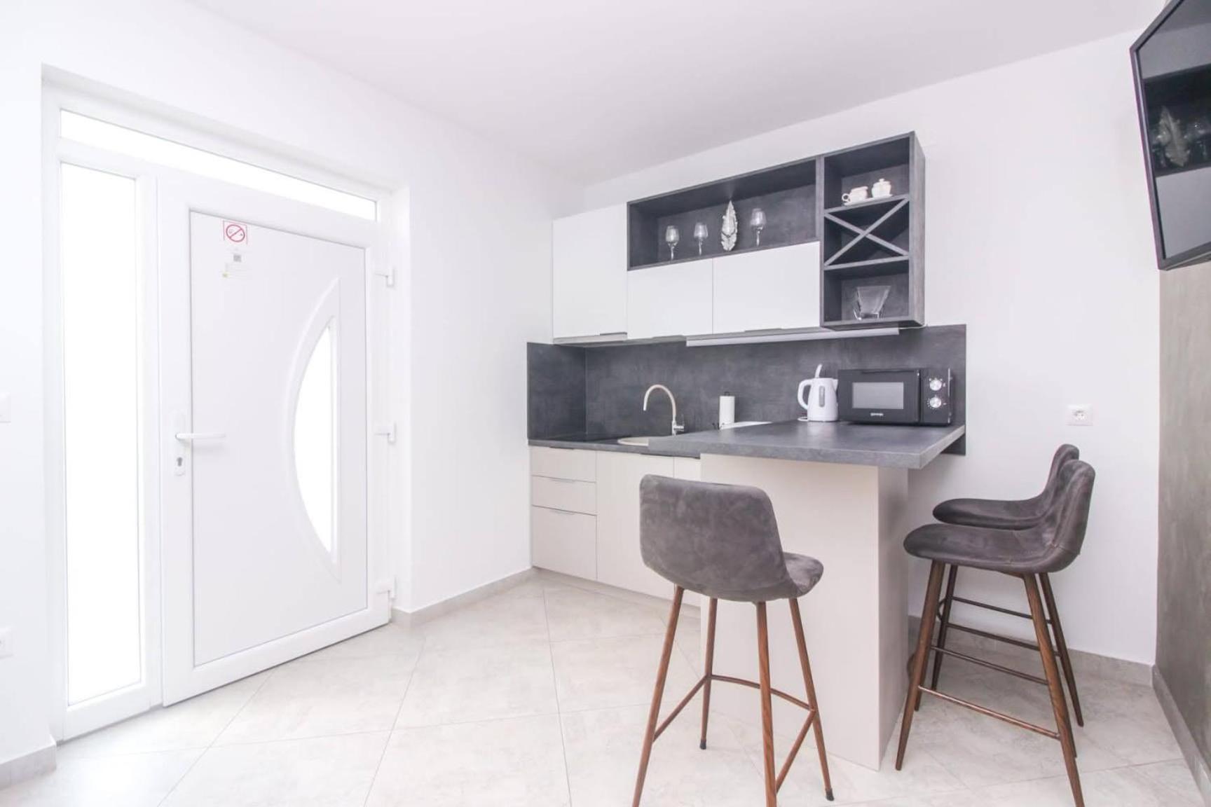 Pool House Luka Apartment Zadar Ngoại thất bức ảnh